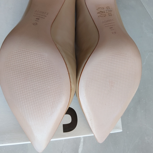 Schutz Women's Tan Leather Pumps - Picture 6 of 7